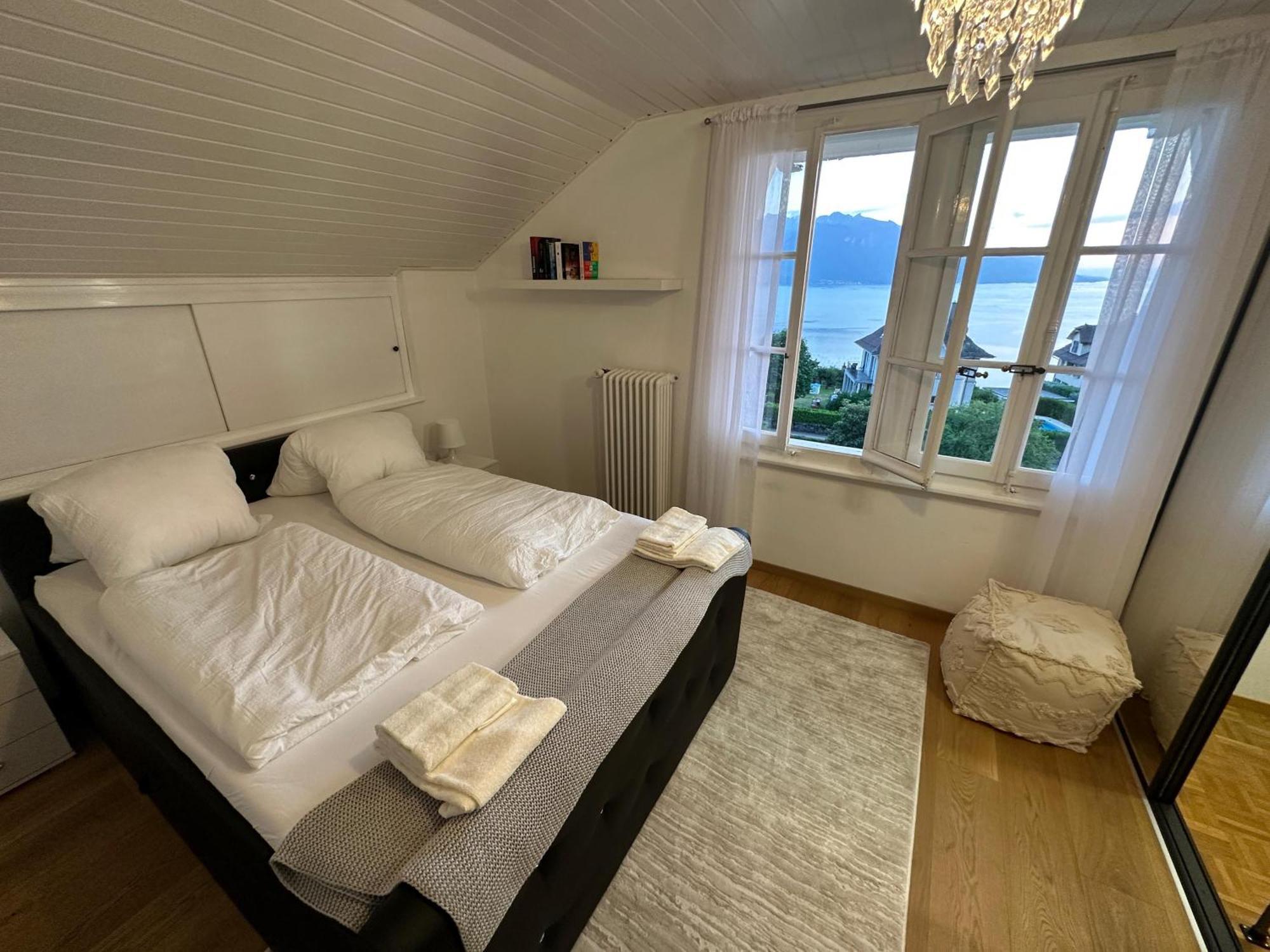 Villa Montreux Villa *